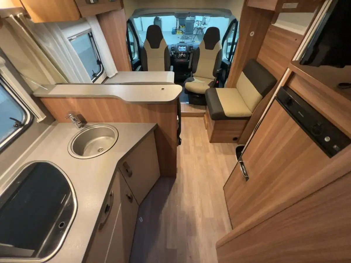WEINSBERG Caraloft 700 MXH - Ansicht 9